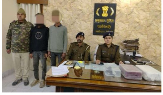 मधुआहा पेट्रोल पंप लूट कांड का उद्भेदन, दो गिरफ्तार, देशी कट्टा बरामद